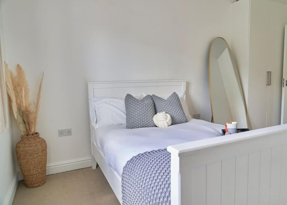 Stunning Luxury 2 Bed With En-suite In Centre *