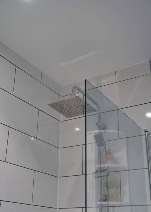 Stunning Luxury 2 Bed With En-suite In Centre Wokingham