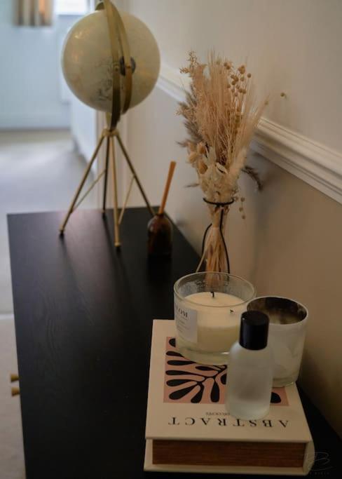 Stunning Luxury 2 Bed With En-suite In Centre Apartment Wokingham