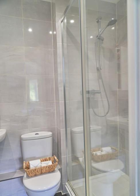 Stunning Luxury 2 Bed With En-suite In Centre Wokingham
